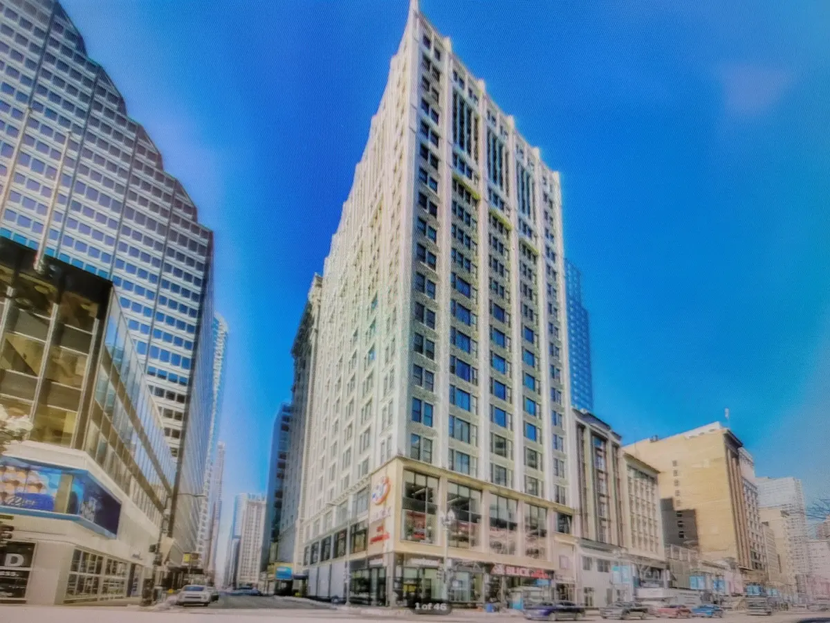 8 W Monroe Street