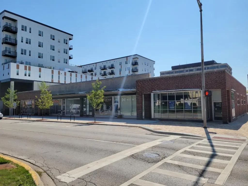 669-685 Graceland Avenue