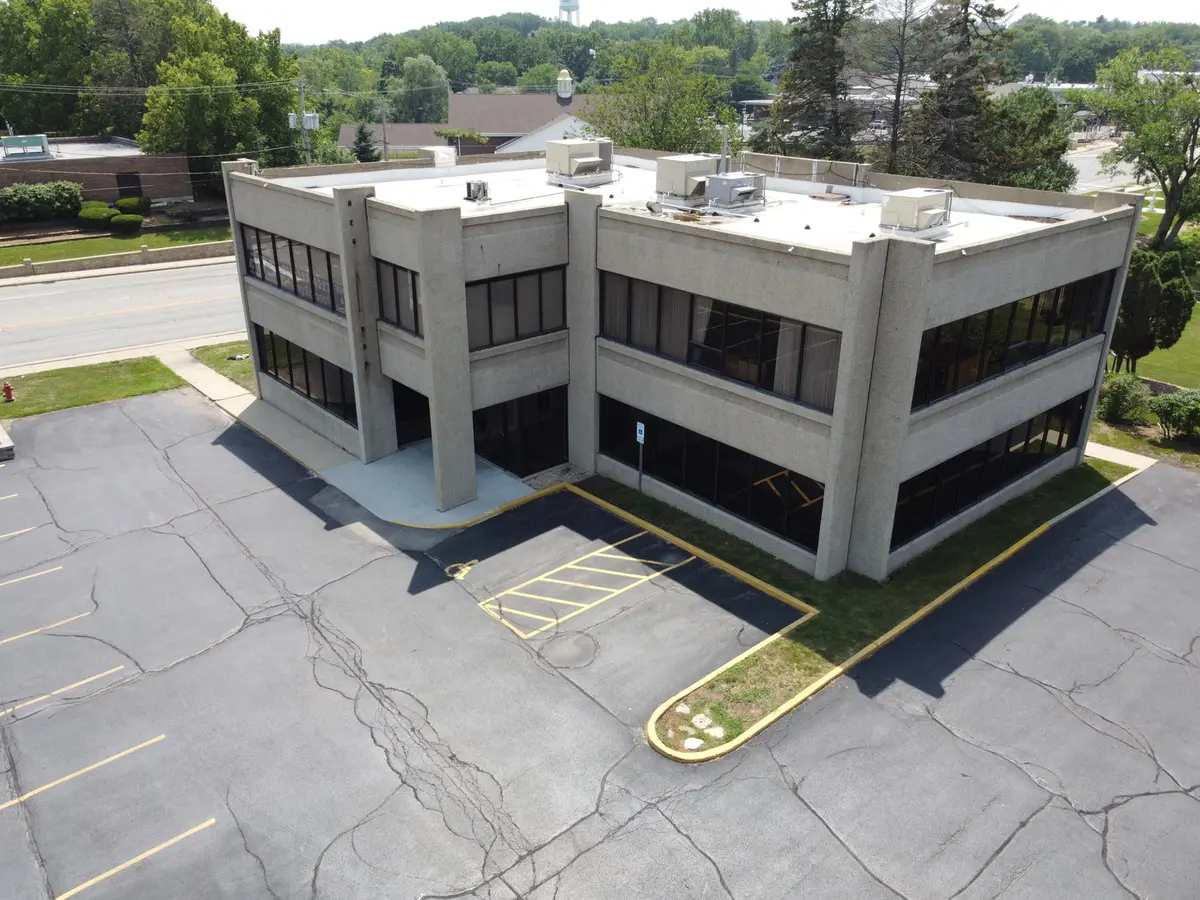 10 W Main Street