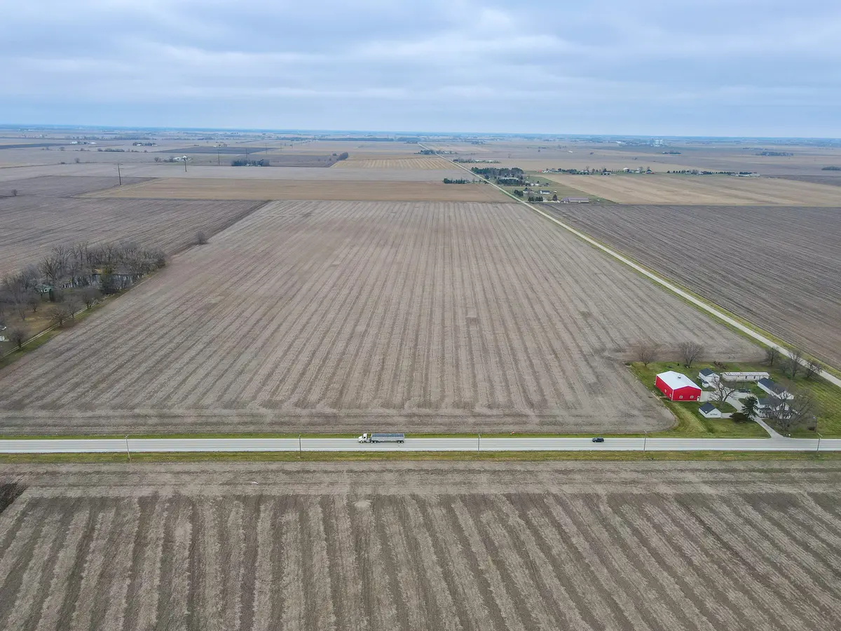 1565-B W 9000 North Road
