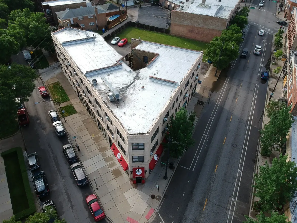 4431 N Milwaukee Avenue