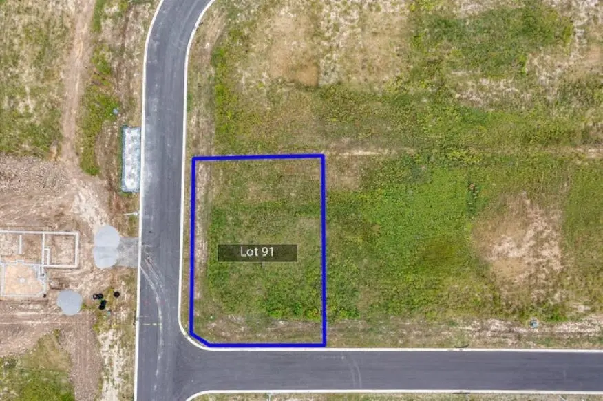 8239 Maximillian Lane