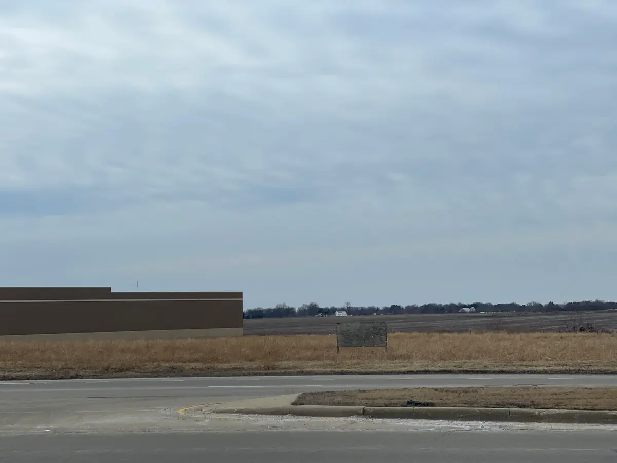 0 E Lincolnway
