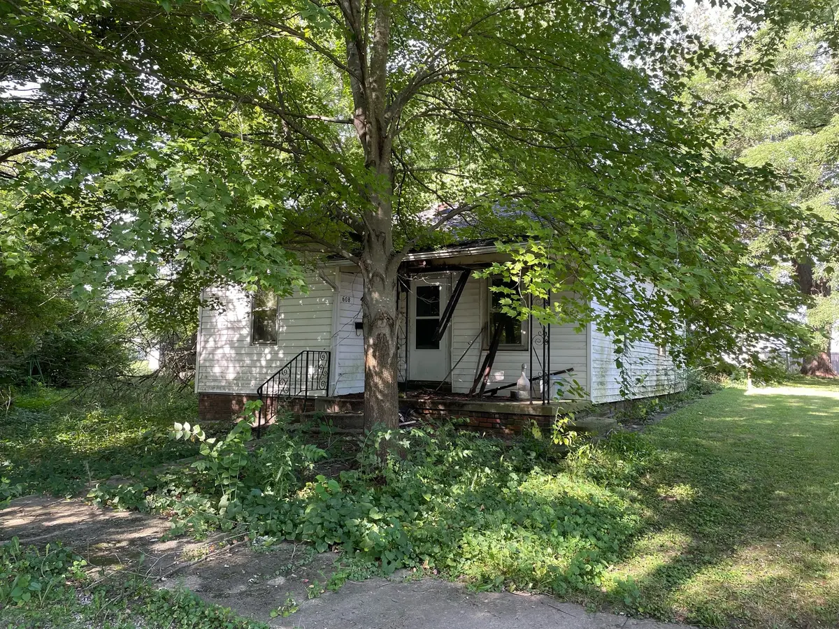 608 S Elm Street