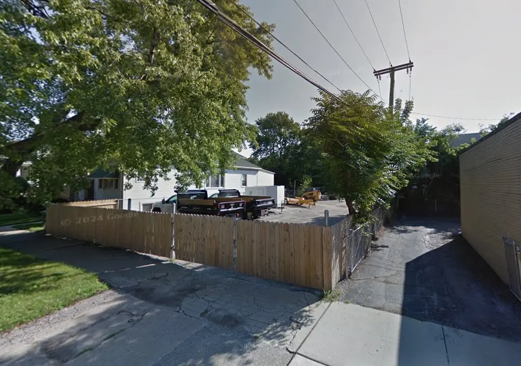 4414 N Kenneth Avenue