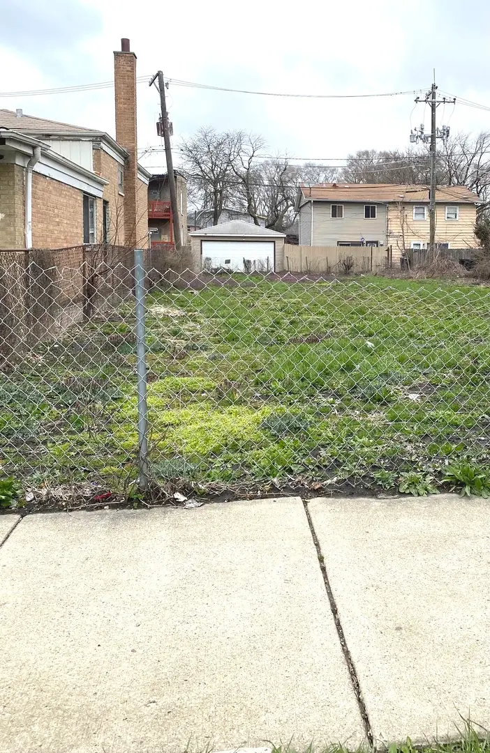 728 E 95th Street