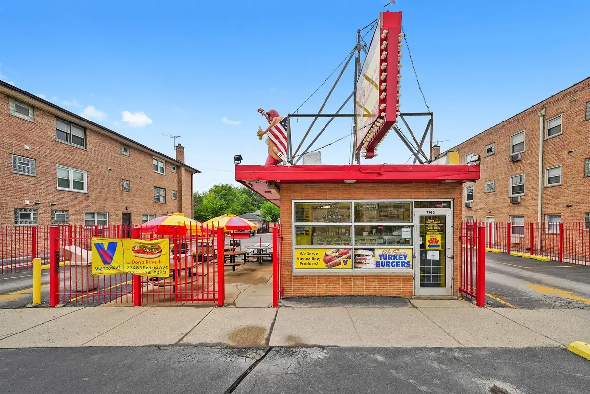 7748 S Kedzie Avenue