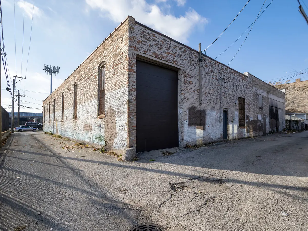3056 W Walton Street