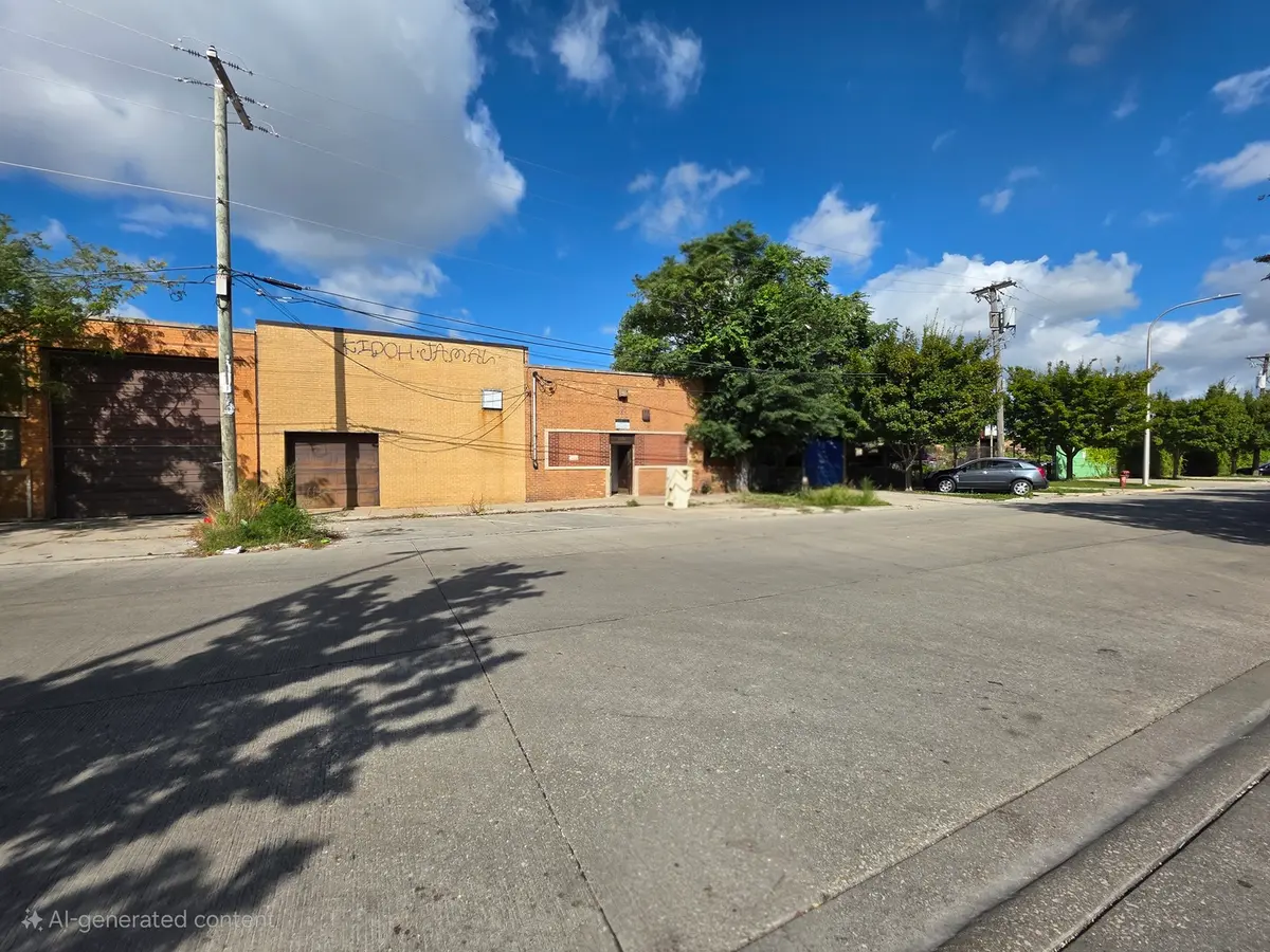 1618-22 N Throop Street