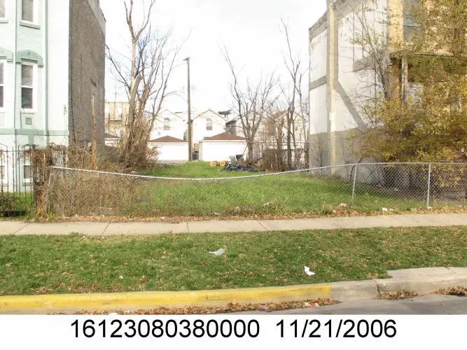 3126 W Walnut Street