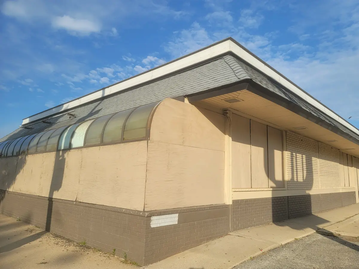 3200 W Columbus Avenue