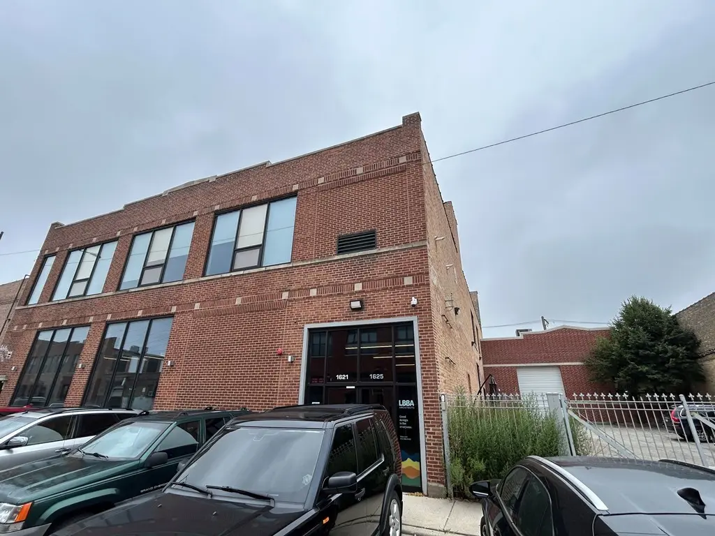 1621 W Carroll Avenue