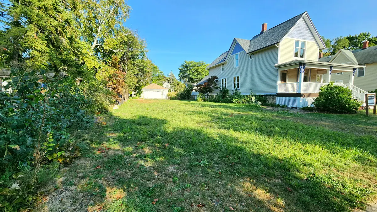 742 N Marion Street