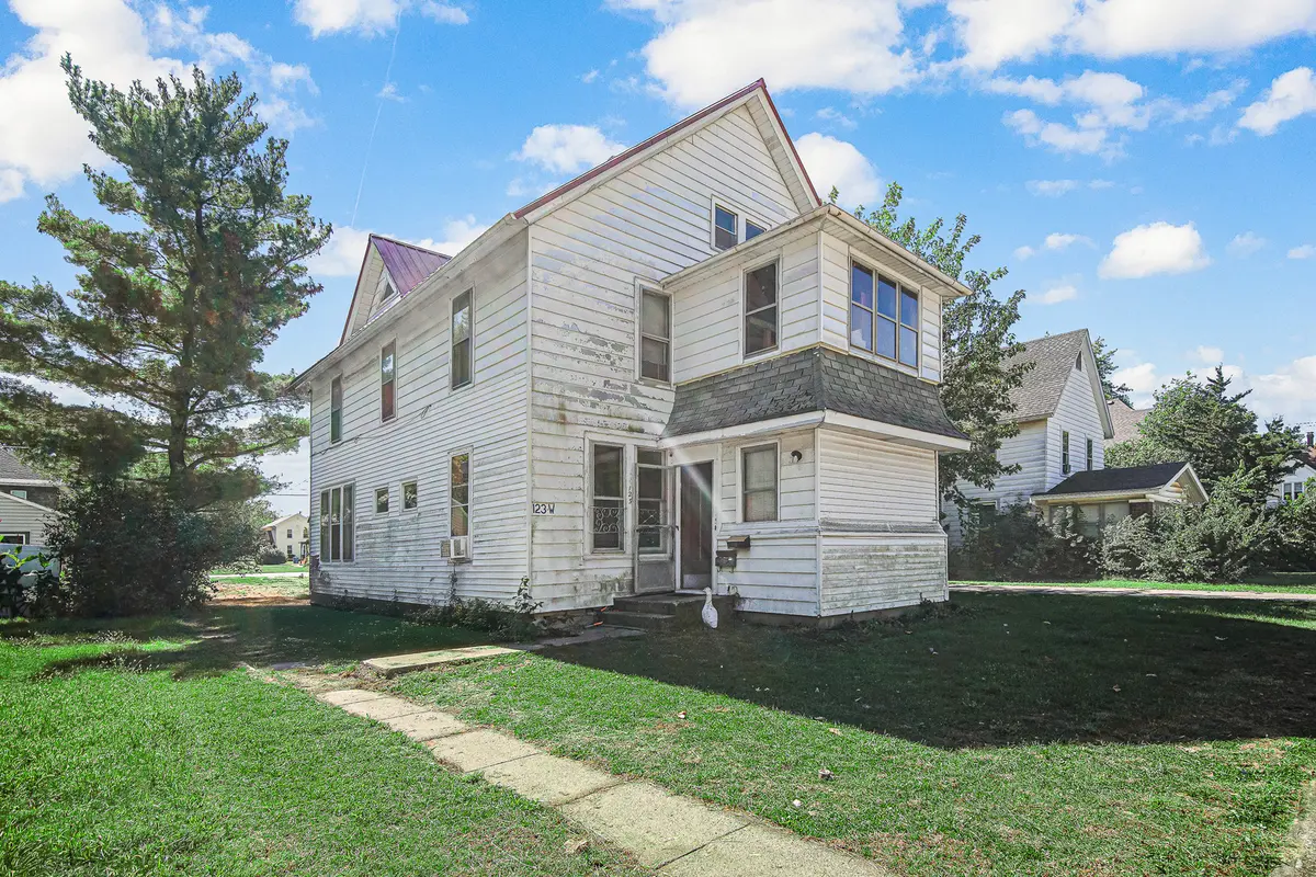 123 W Waupansie Street