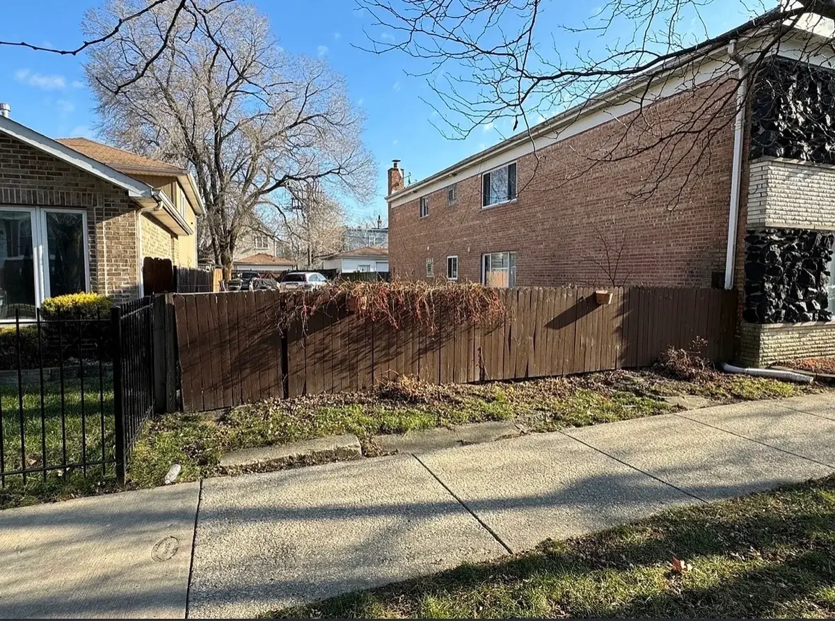 1417 S 49th Court