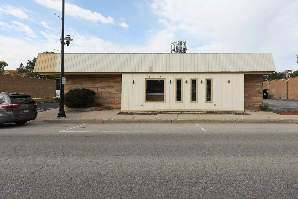 9224 Waukegan Road