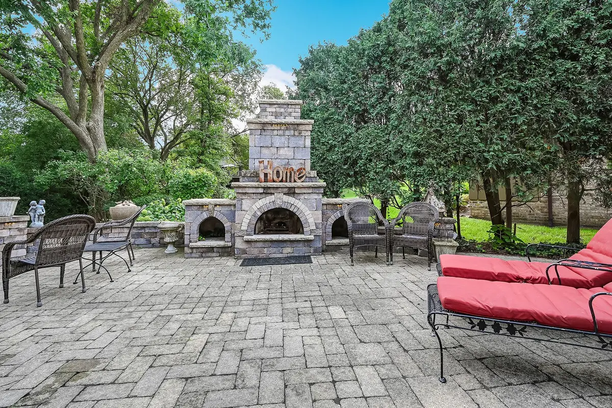 7537 Ridgewood Lane