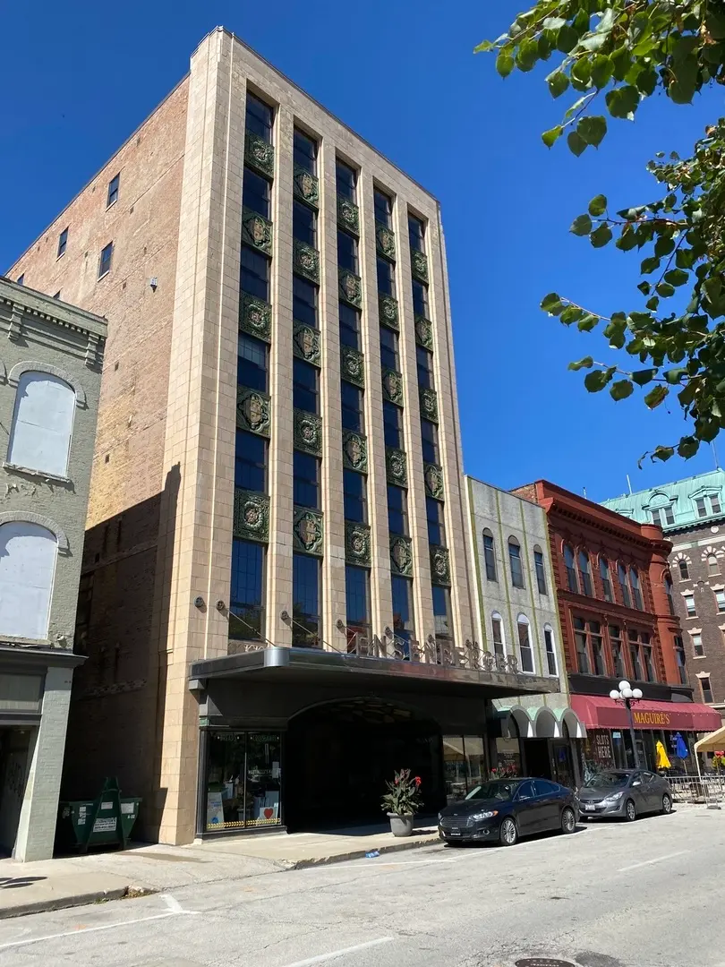 212 N Center Street