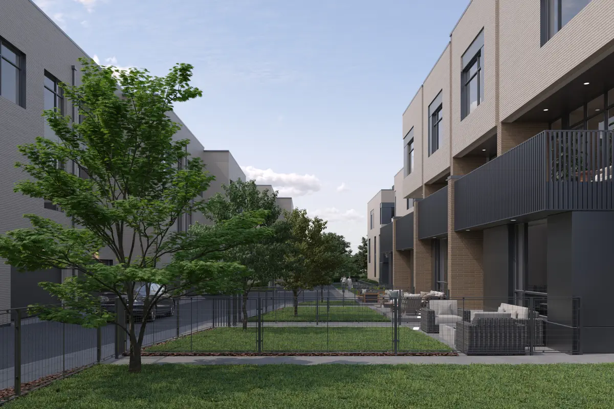 2233-5 W Oakdale Avenue