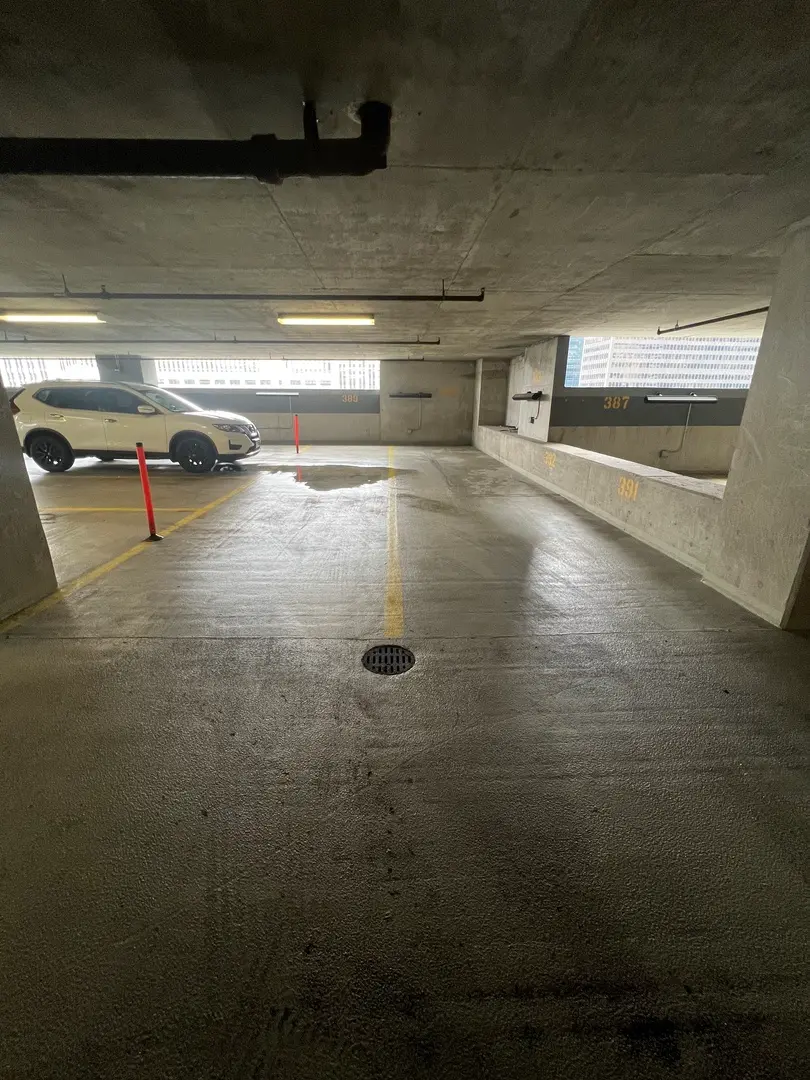 235 W Van Buren Street