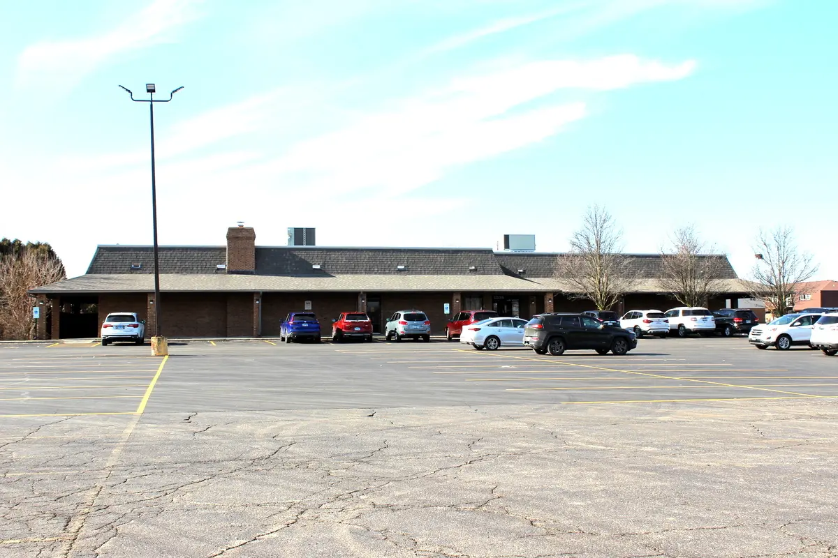 1009 W Laraway Road
