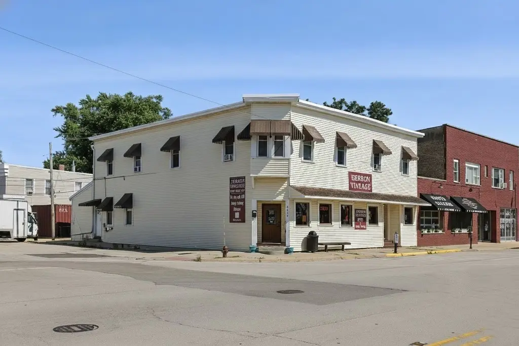 9936 Main Street