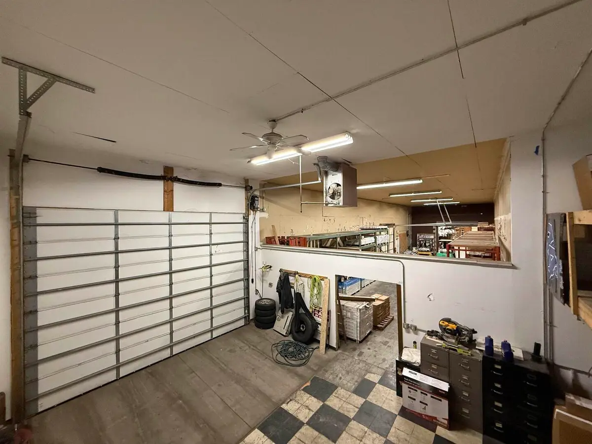 1546 W Locust Street