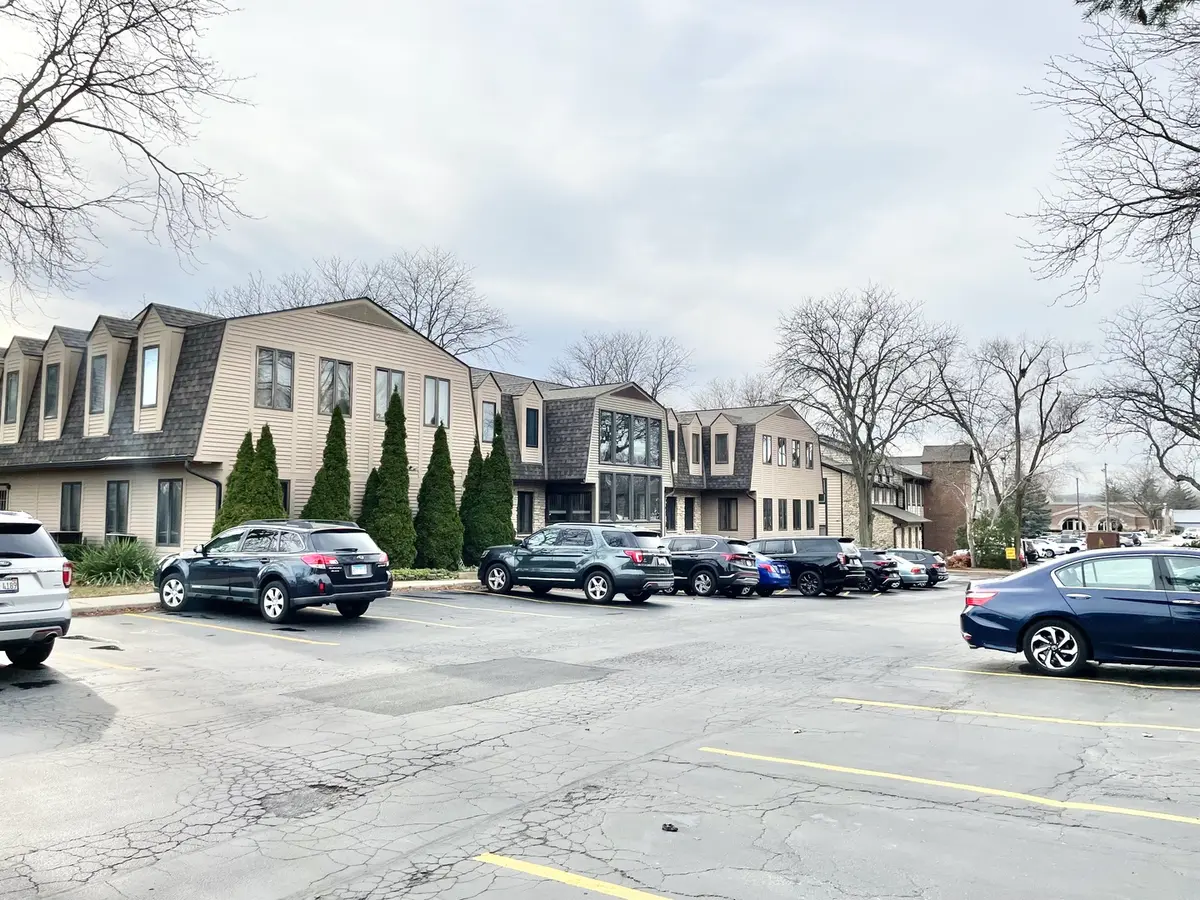 2000 Larkin Avenue