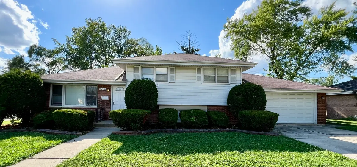 16046 Prairie Avenue