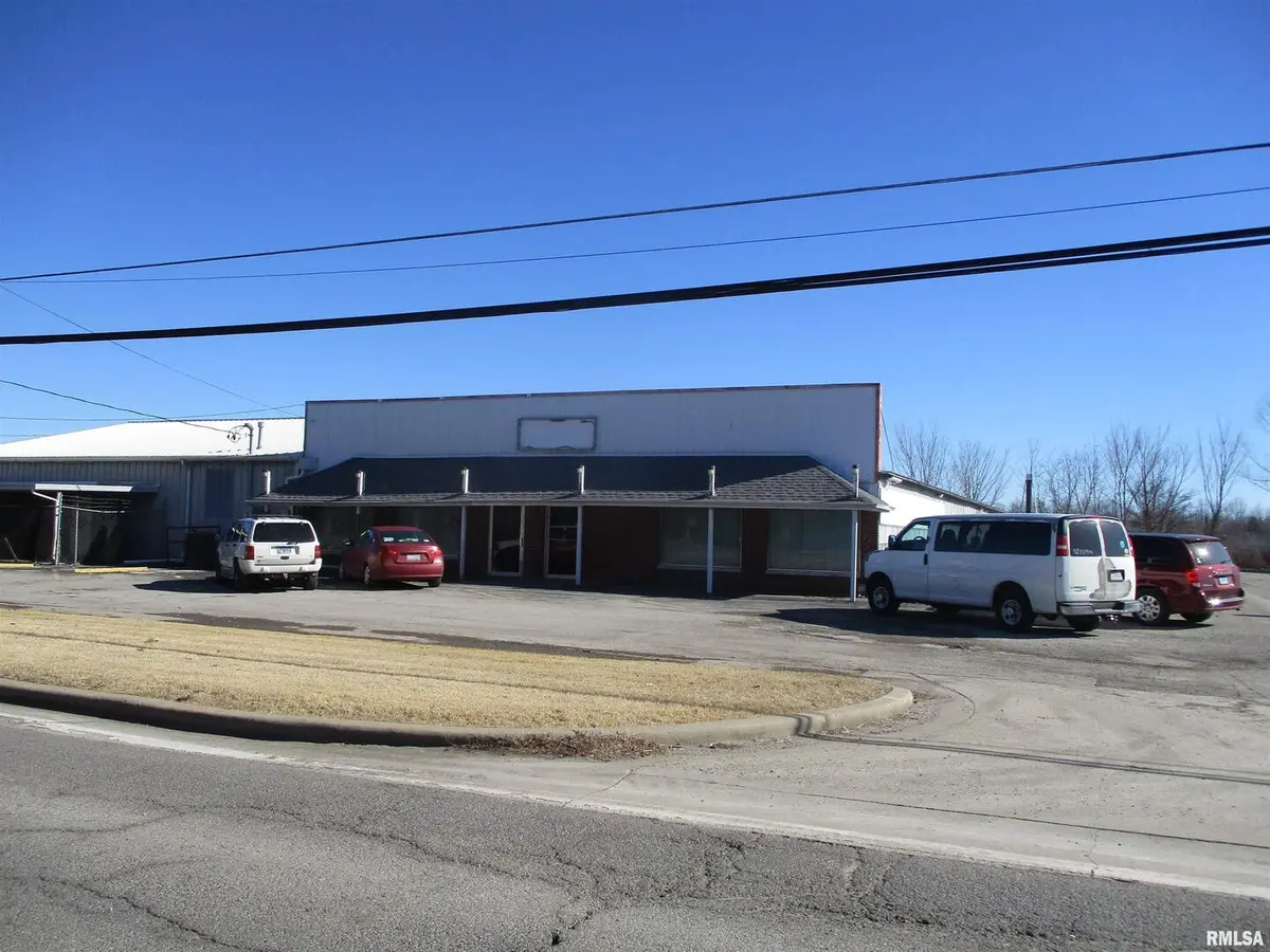 1522 N MAIN Street