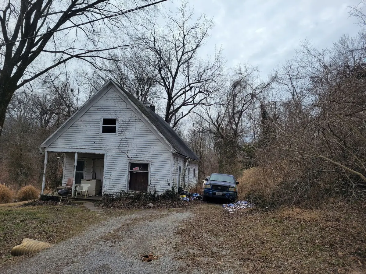 627 E High Street