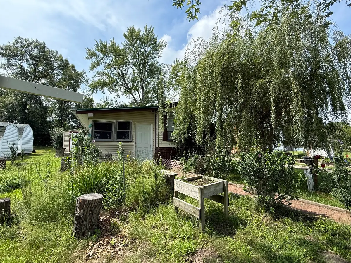 22-46 Woodhaven Lakes