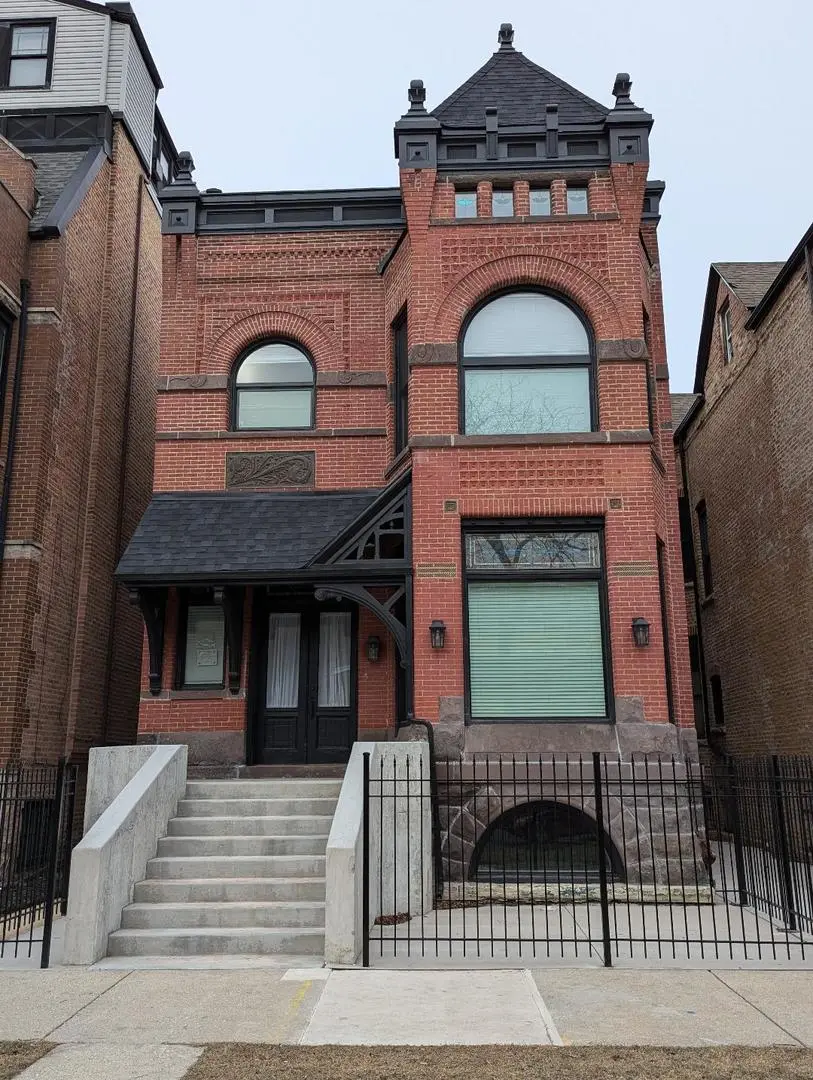 2150 W Monroe Street