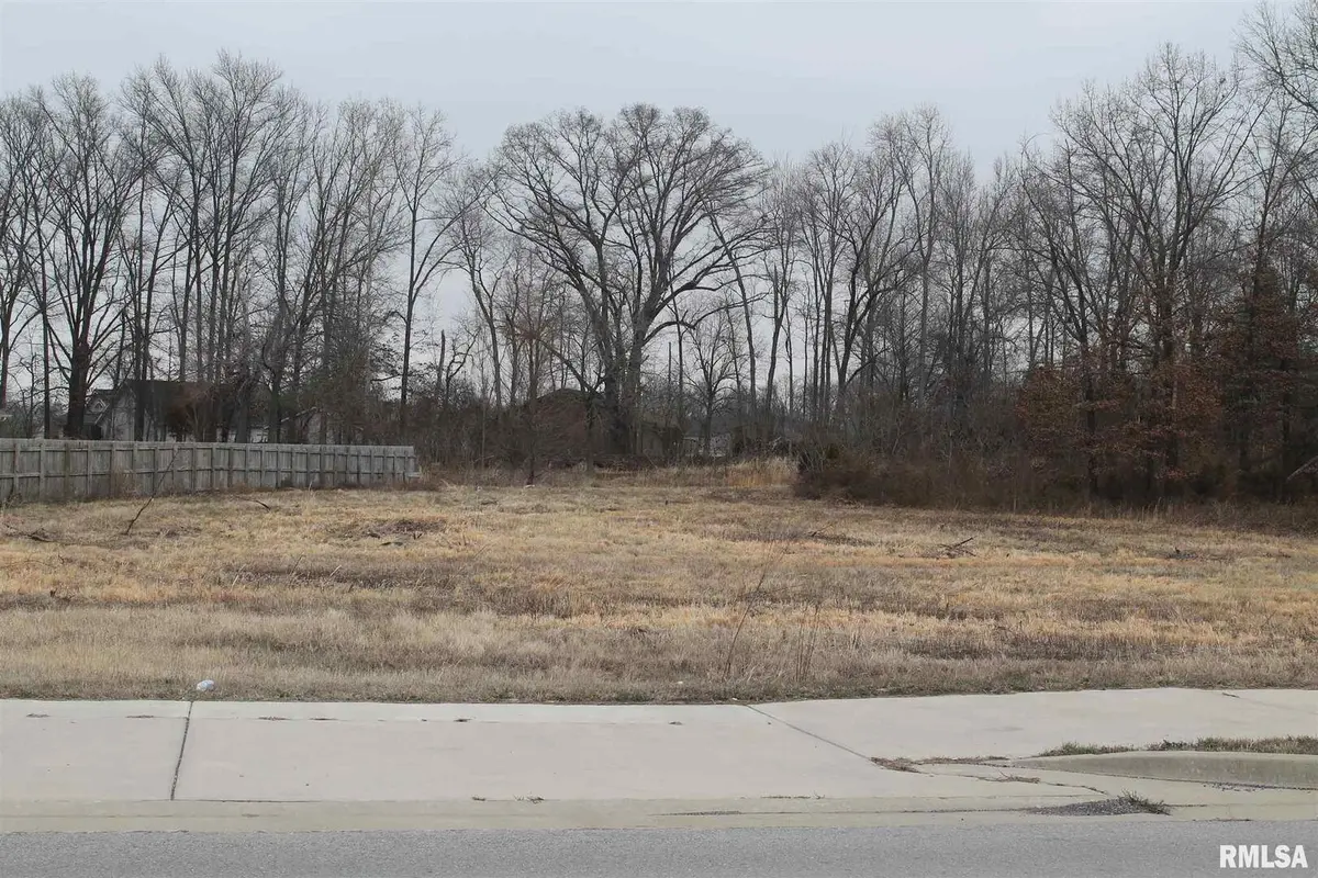 0005 N FRONTAGE Road