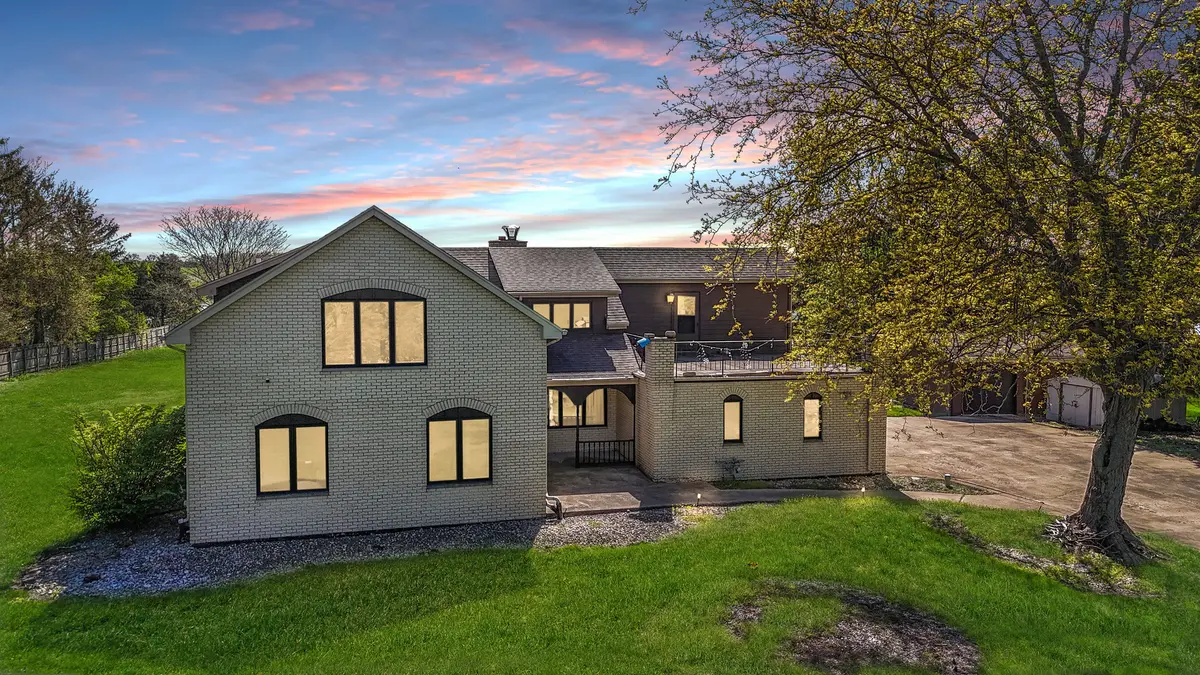 3321 E Reichert Drive