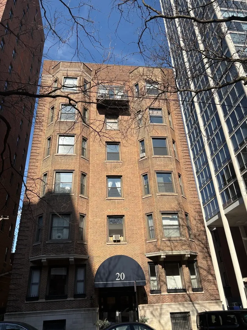20 E Goethe Street