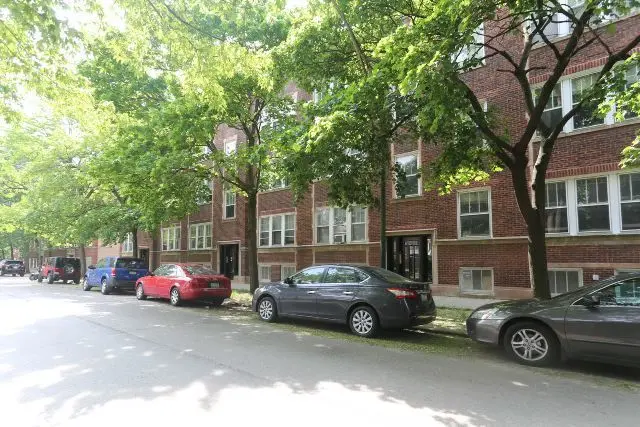 1923 W Winnemac Avenue