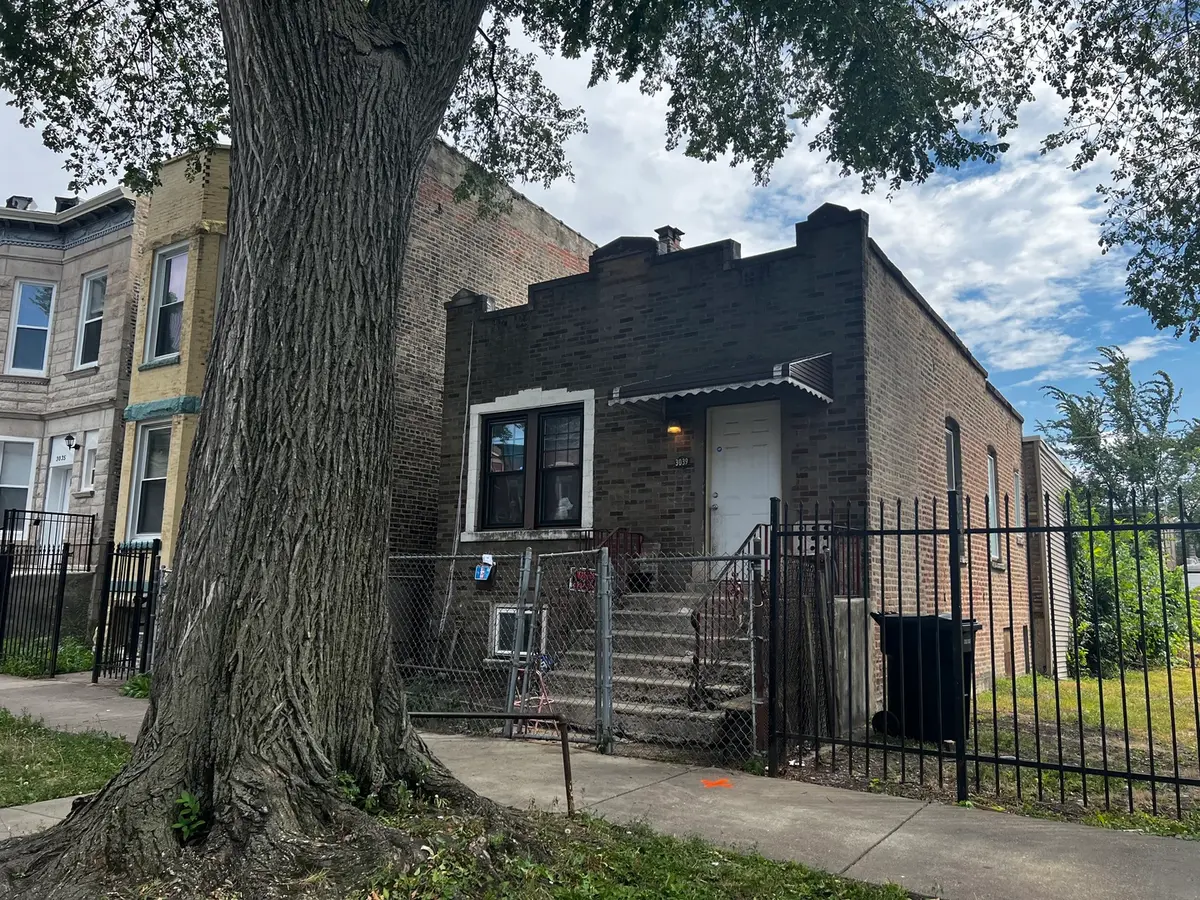 3039 W Flournoy Street