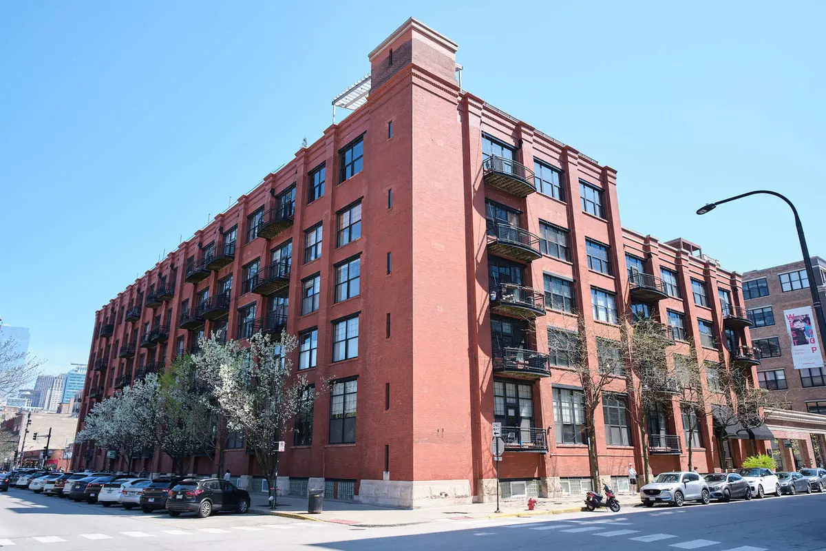 1000 W Washington Boulevard