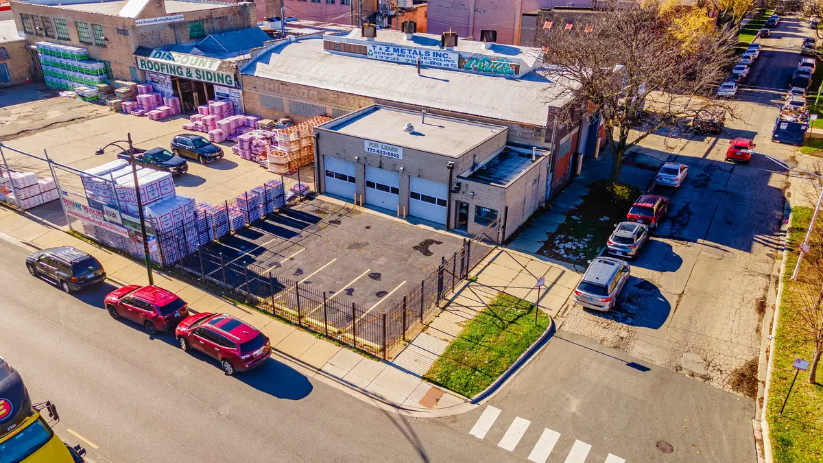 2724 N Pulaski Road