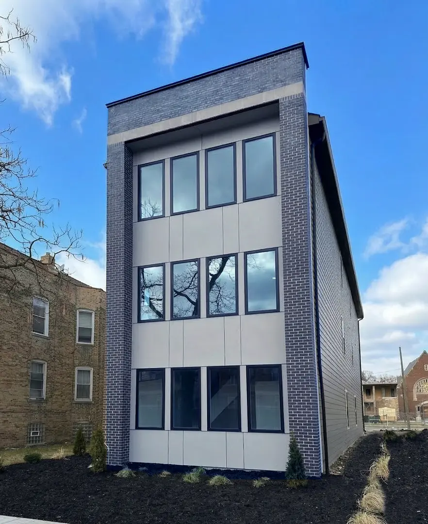 3316 W Adams Street