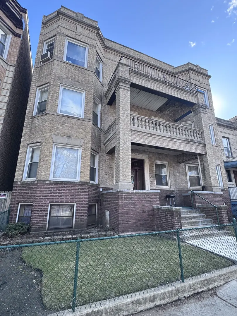 1235 W Foster Avenue