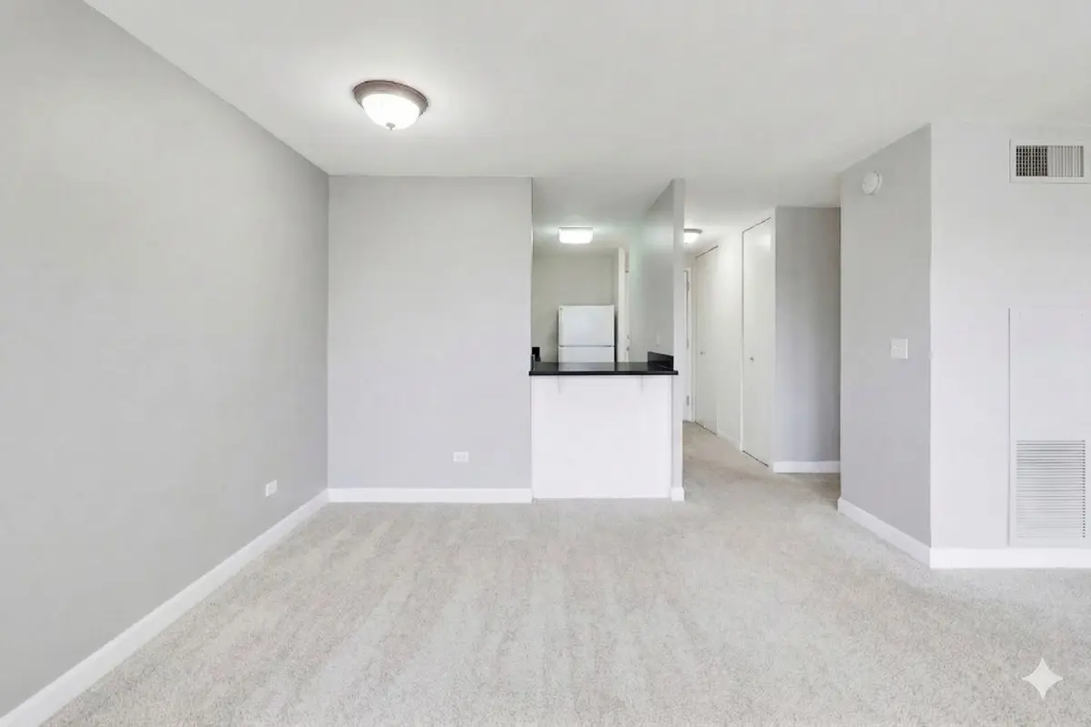 444 W FULLERTON Parkway