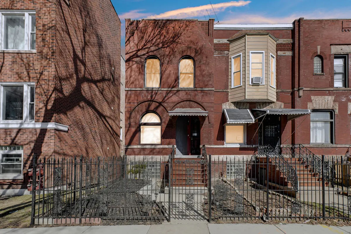 928 E 46th Street