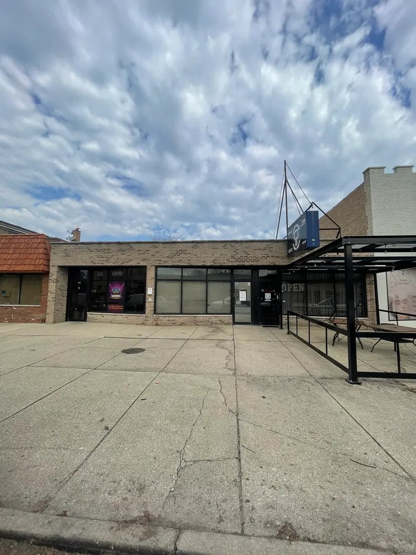 7710-12 W Belmont Avenue