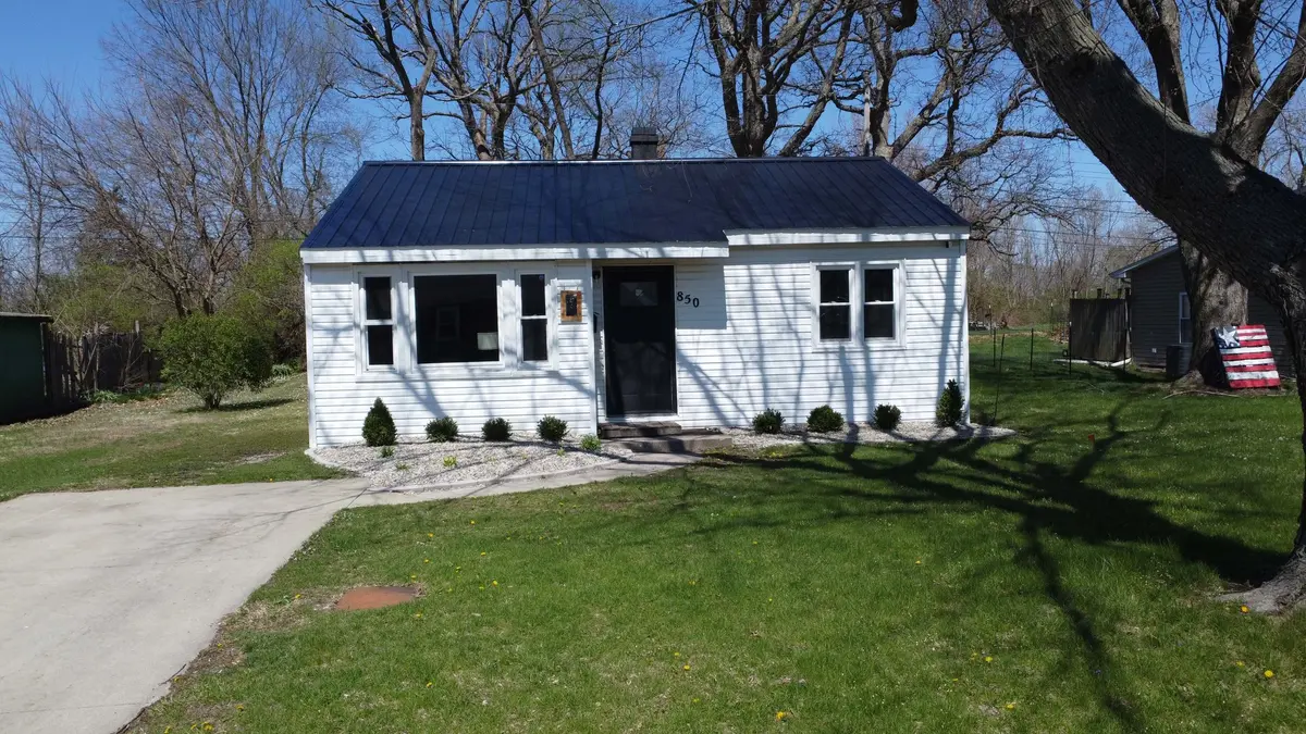 850 E Locust Street