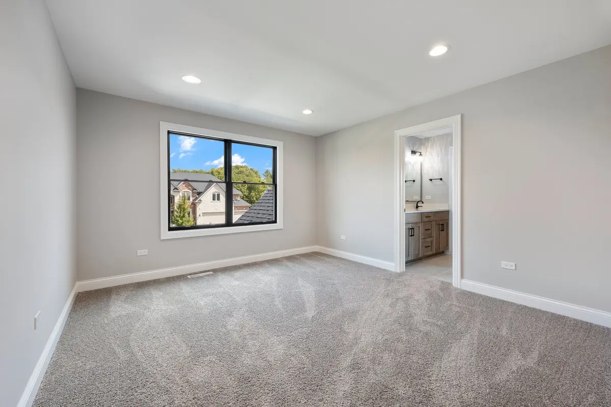 1033 Emerald Drive