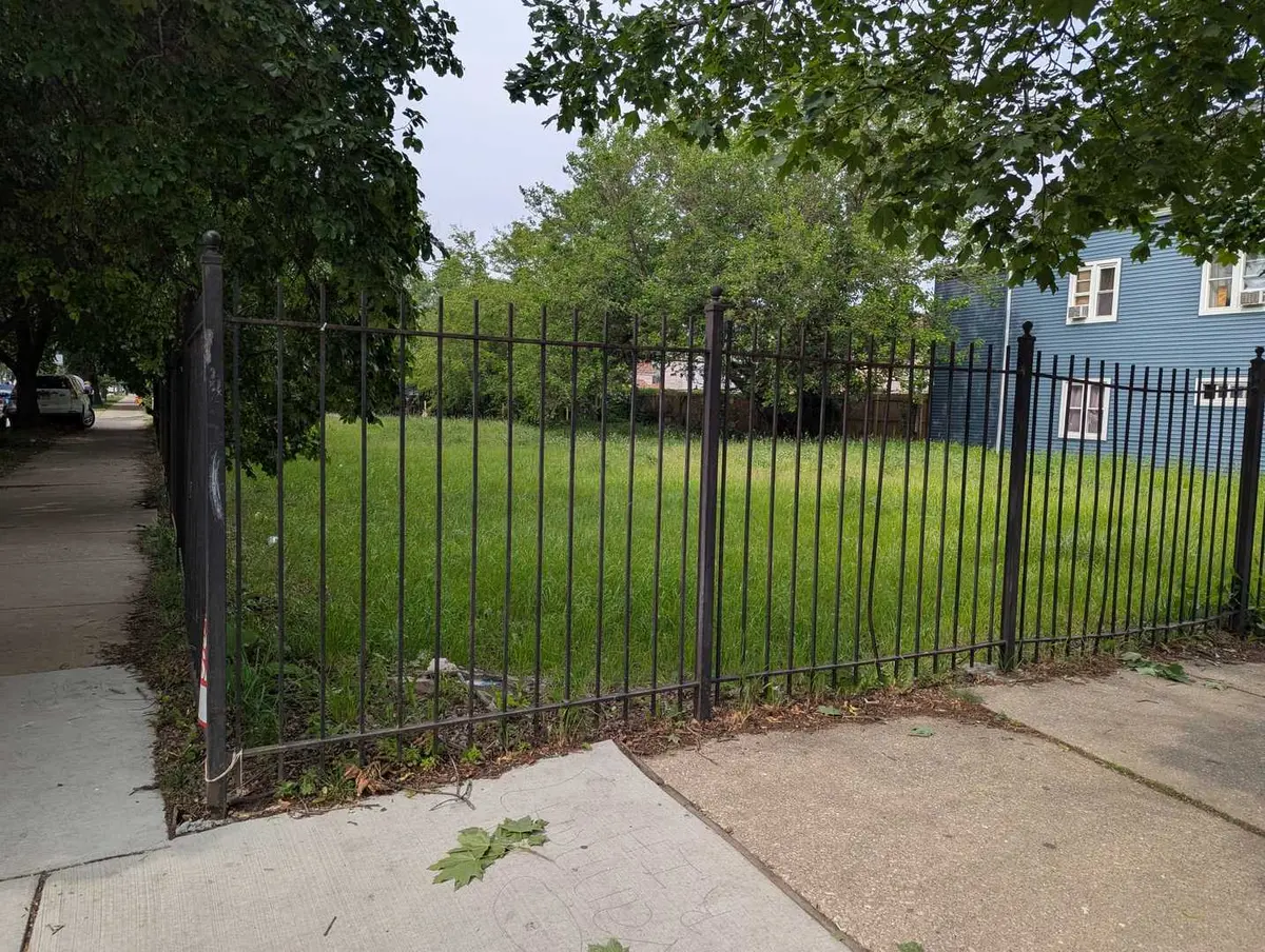 1756 W 48th Street