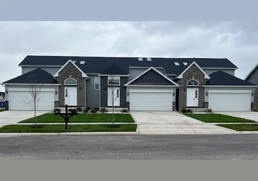 3029 W 82ND Place