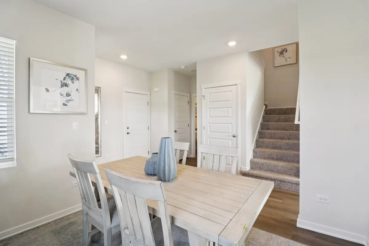 1752 stable Lane